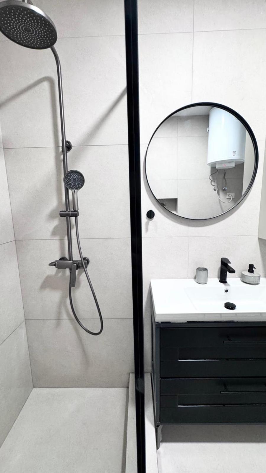 Newly Renovated Apartment Olive Dhermi Exterior photo