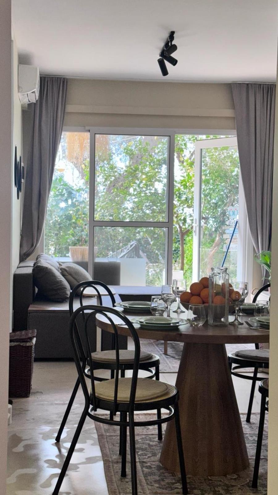 Newly Renovated Apartment Olive Dhermi Exterior photo